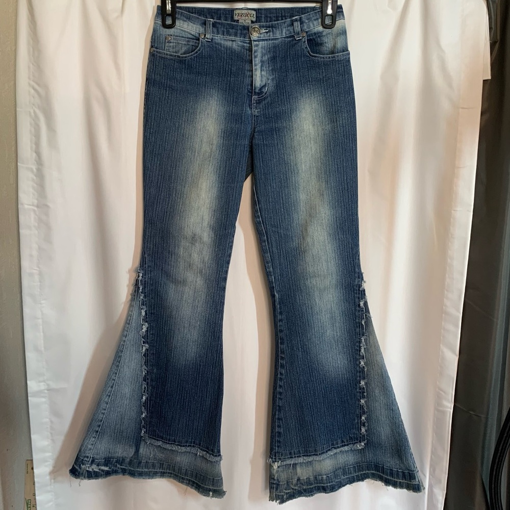 VEZUCCI Women's Vintage Blue Flared Jeans